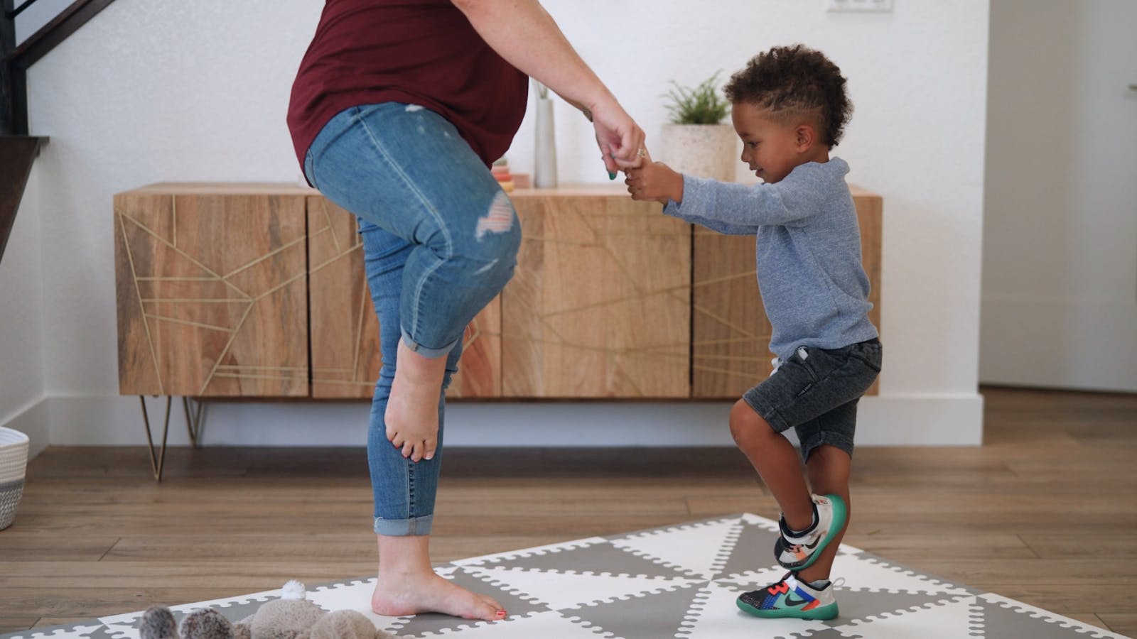 Preview image of 'Supporting Toddler Physical Development: Kicking, Jumping & More (24-36 Months)'